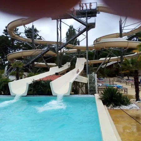 Bdf E37 La Pinede Κάμπινγκ