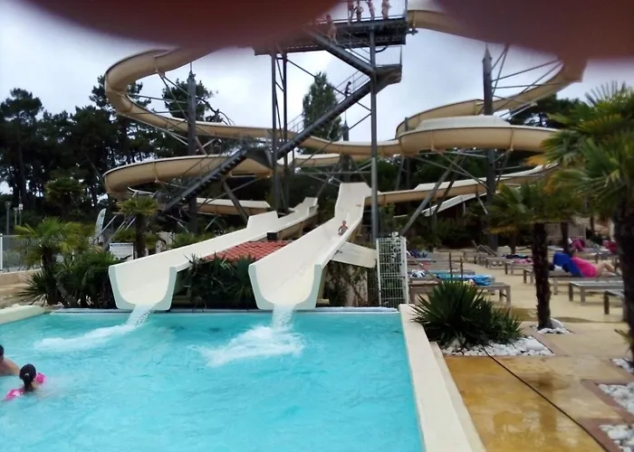 Bdf E37 La Pinede Parque de Campismo